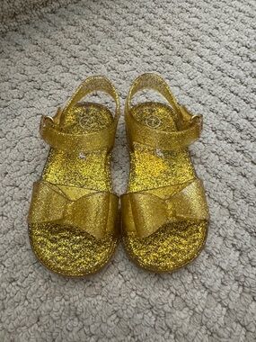 Cat & Jack Glitter Bow Jelly Sandals in Gold